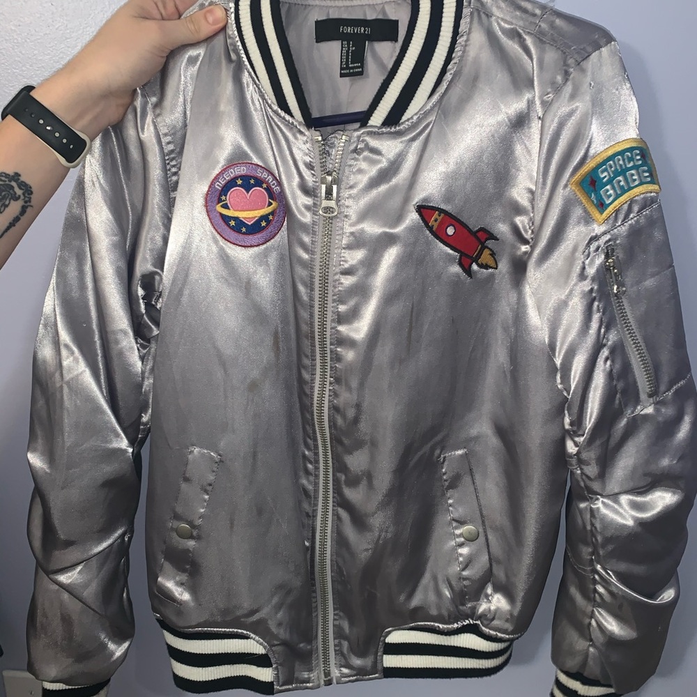 Metallic puffer